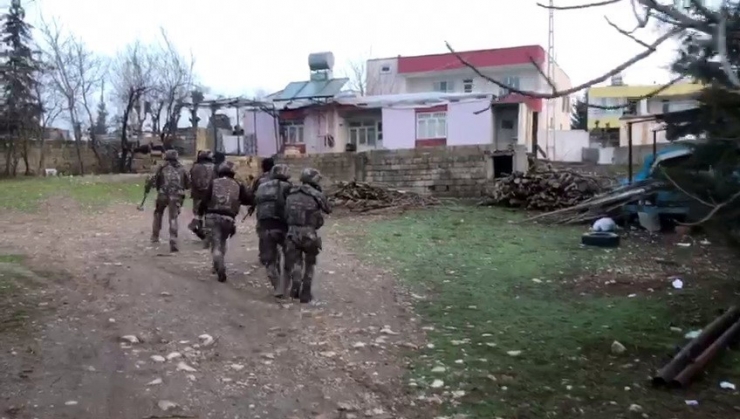 Uyuşturucu Tacirlerine Şafak Operasyonu