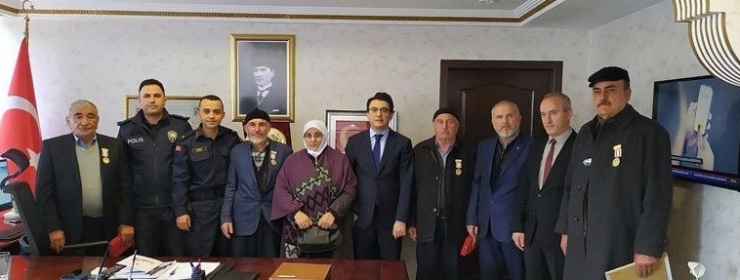 Kıbrıs Gazilerine Devlet Övünç Madalyası Verildi