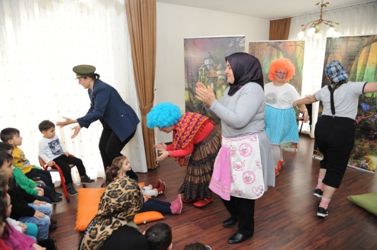 Altındağlı Kadınlardan Çocuklara Tiyatro