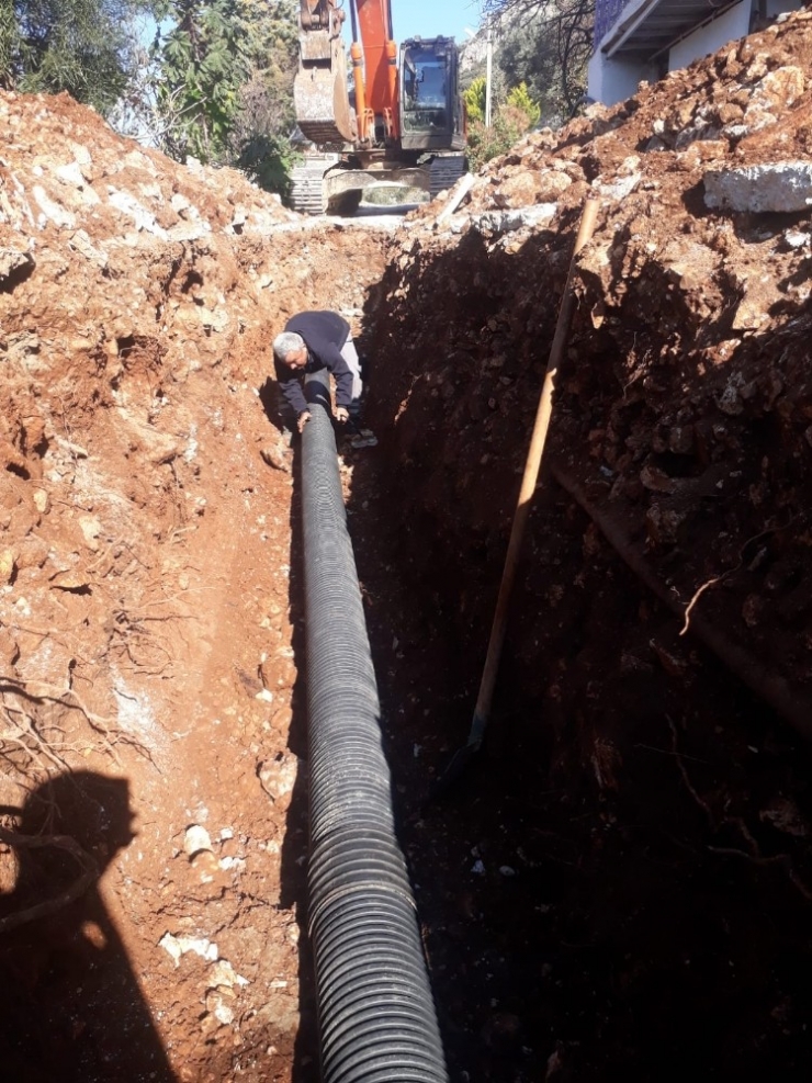 Kaş Bezirgan’a Kanalizasyon