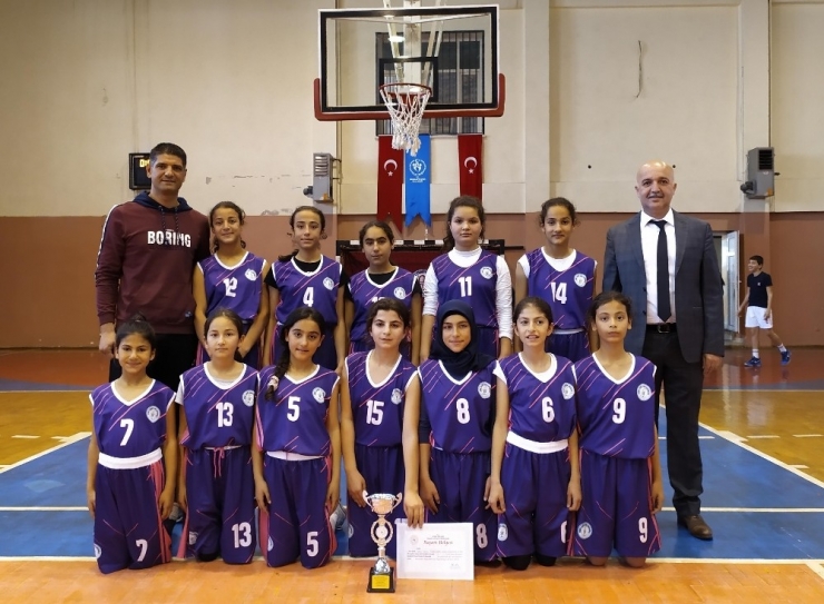 Ahmet Şerife Sanlı’nın Küçük Kızları Namağlup Şampiyon Oldu