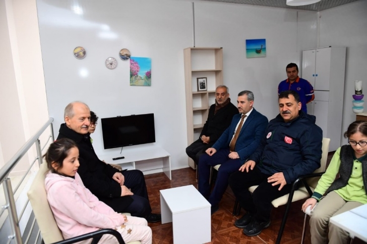 Bakan Yardımcısı Suver, Deprem Simülasyon Odasında Heyecanlandı