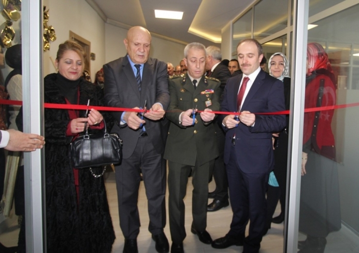 21 Şubat Heyecanı Sergi Açılışıyla Başladı