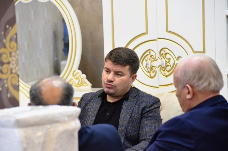 Başkan Dinçer Esnaflar İle Kahvaltıda Buluştu