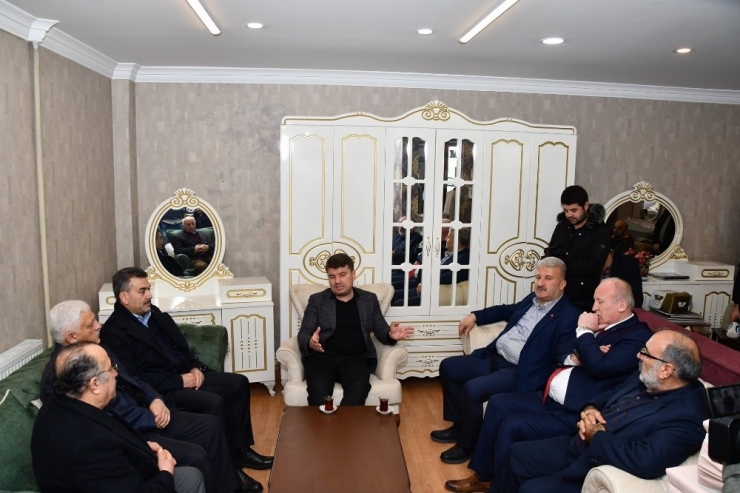 Başkan Dinçer Esnaflar İle Kahvaltıda Buluştu