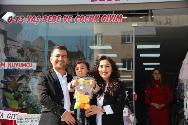 Başkan Şahin İş Yeri Açılışına Katıldı