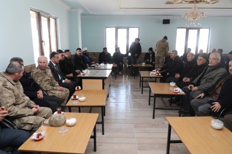 Vali Çağatay, Trafik Kazasında Hayatını Kaybedenlerin Taziyesine Katıldı