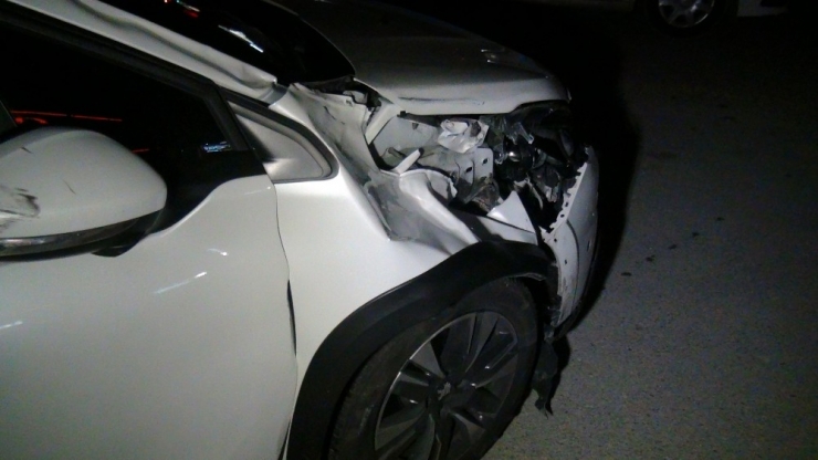 Bursa’da Karşıdan Karşıya Geçen Bir Kadına Otomobilin Çarptığı Feci Kazanın Kamera Görüntüleri Ortaya Çıktı