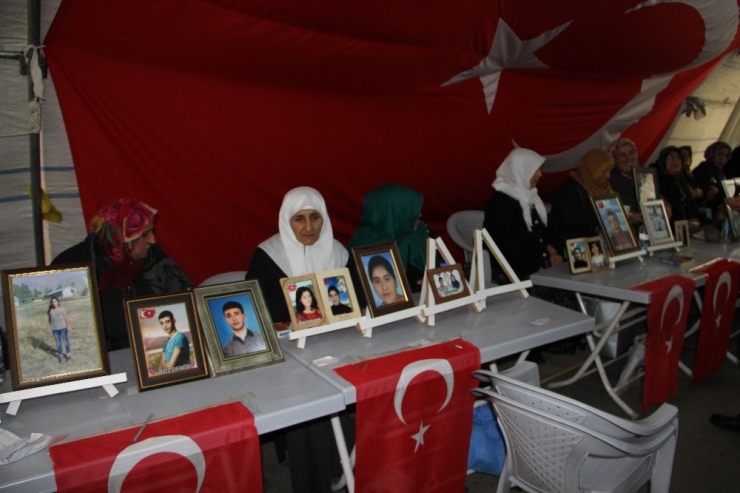 Hdp Önündeki Ailelerin Evlat Nöbeti 170’inci Gününde