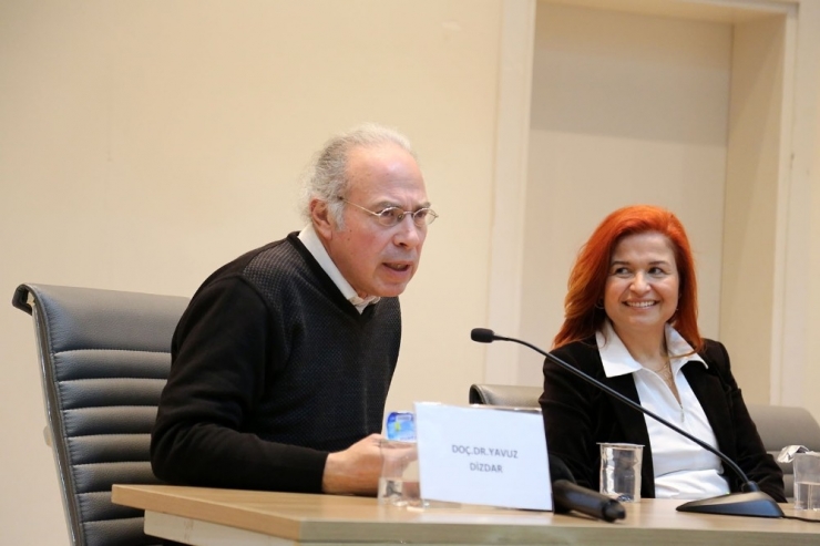 Doç. Dr. Yavuz Dizdar’dan Ailelere Sosyal Medya Tepkisi: "Evde Herkesin Elinde Cep Telefonu Olursa Çocuk Neden Okusun”