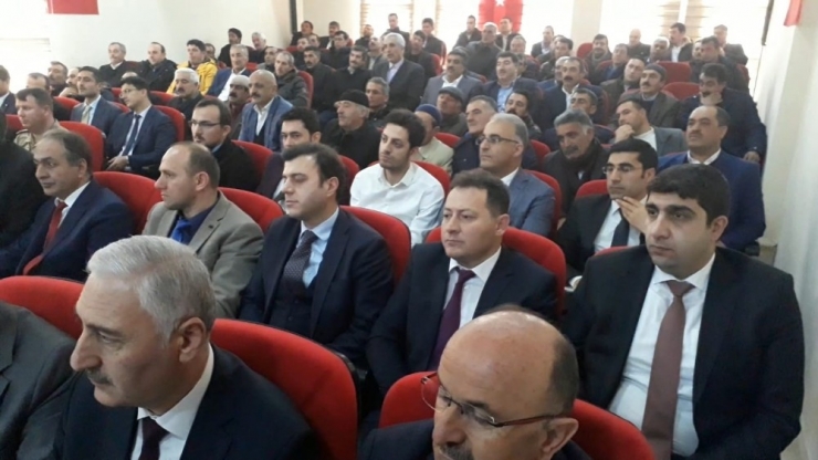 Vali Memiş, Hınıs Ve Tekman Muhtarlarıyla Bir Araya Geldi