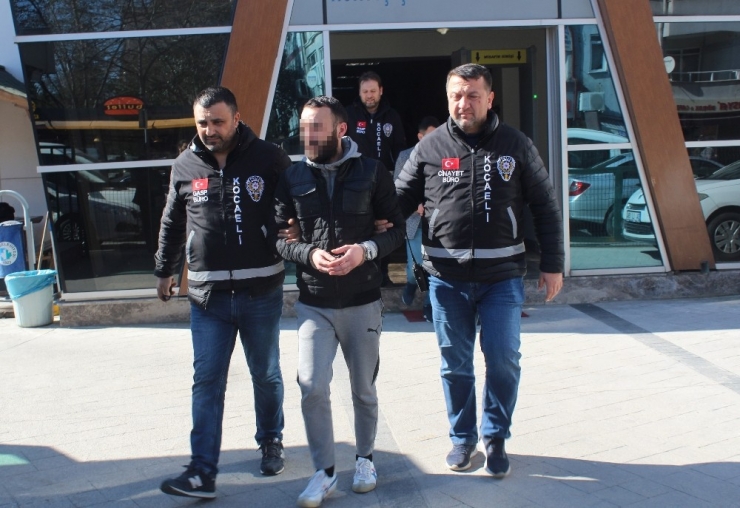 İşten Çıkartılınca Eski Amirinin Evini Kurşunlayan Şahıs Tutuklandı