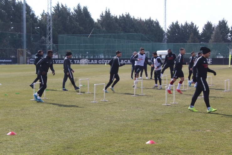 Muhammed Demir: "Kaçırdığım Penaltılar İçin Çok Üzgünüm"