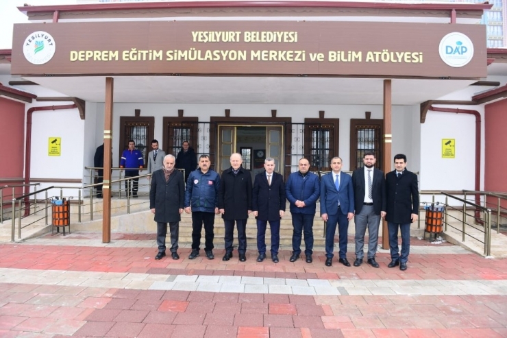 Bakan Yardımcısı Suver, Deprem Simülasyon Odasında Heyecanlandı