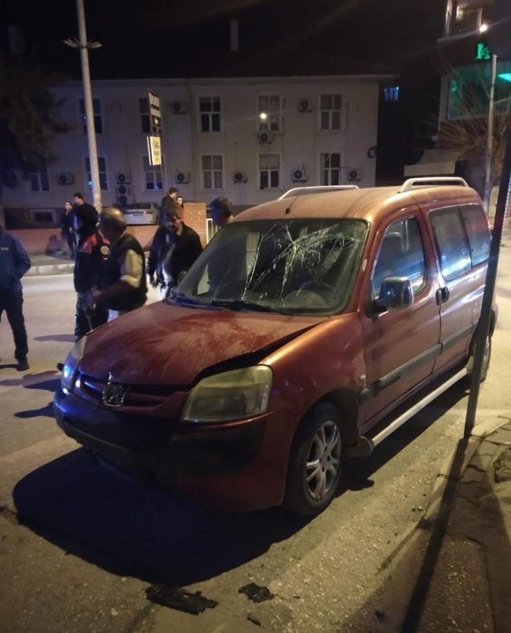Samandağ’da Otomobil İle Motosiklet Çarpıştı: 2 Yaralı