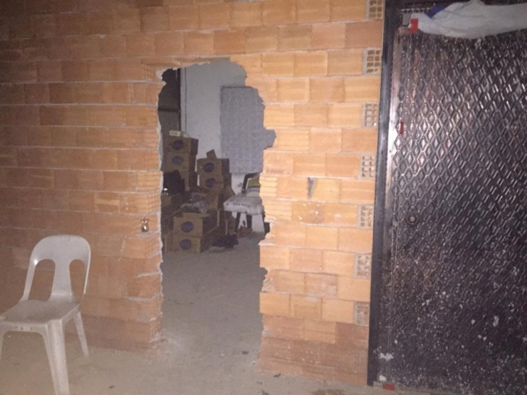 Mühürlenen Yere Kapı Açtılar, Tekrar Kumar Oynarken Yakalandılar