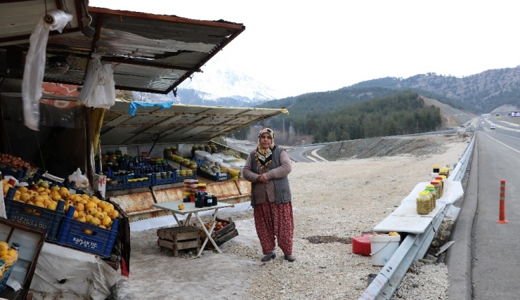 Kocasına Böbreğini Verip, Tezgahın Başına Geçti