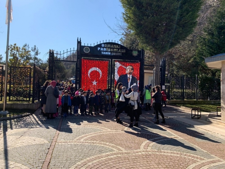 Minik Öğrenciler Tarih Şeridini Gezdi