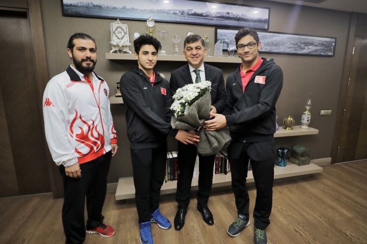 Ay-yıldızlı Kulaçlar Başarıya Kenetlendi