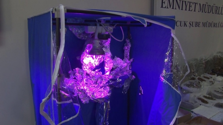 Uyuşturucu Operasyonunda Bulunan Gardıroptaki Seyyar Üretim Yeri Şaşırttı