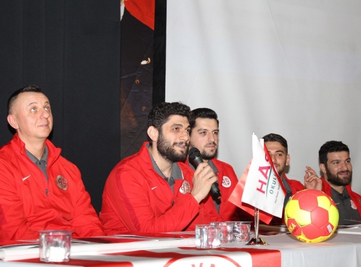 Cıp Travel Antalyaspor Sprcuları Öğrencilerle Bir Araya Geldi