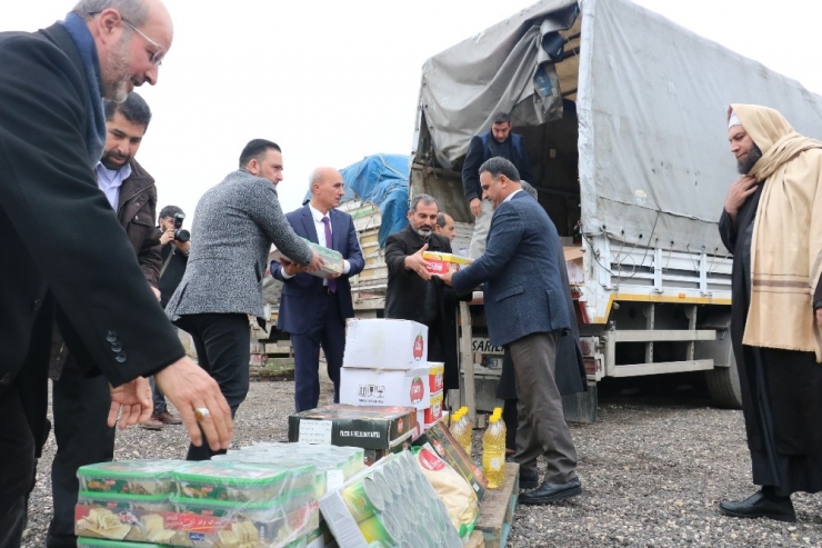 Şanlıurfa’dan İdlib’e 3 Tır İnsani Yardım Malzemesi Gönderildi