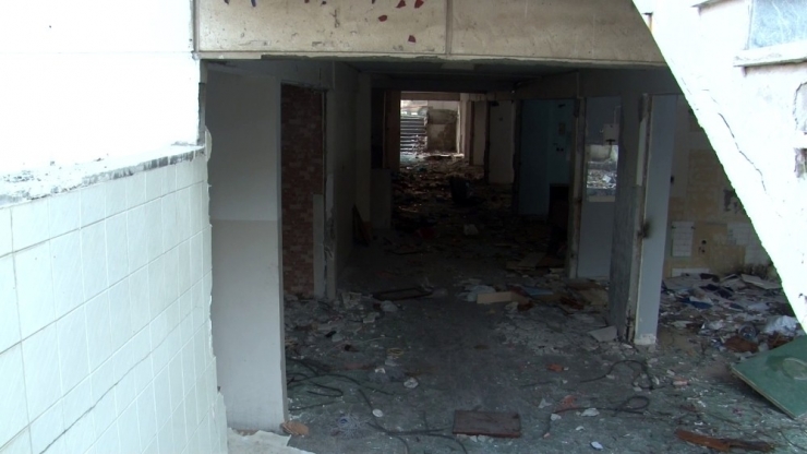 Avcılar’da Hasarlı Binaların Yıkımına İmza Engeli