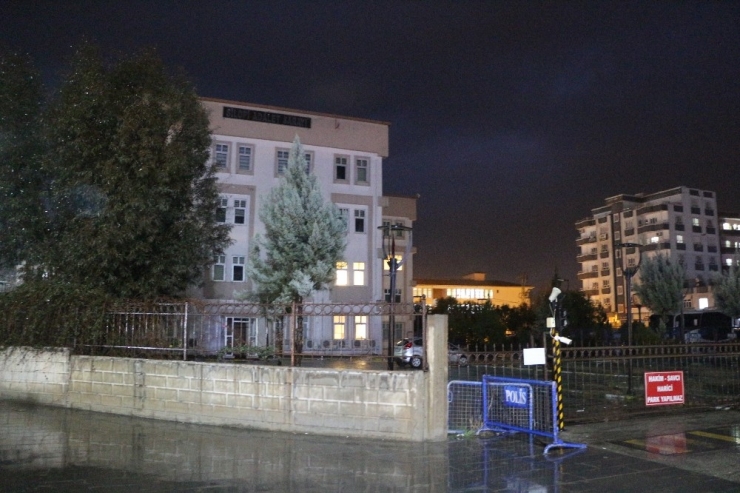 Adliyeye Bombalı Saldırı Girişiminde Gözaltına Alınan Zanlılar Mahkemeye Sevk Edildi