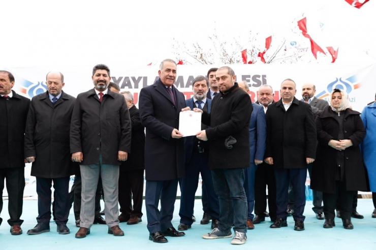 Sultangazi’de Yıllar Sonra Tapu Sevinci