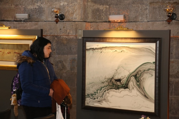 Köklerin Rengine İlgi Büyük