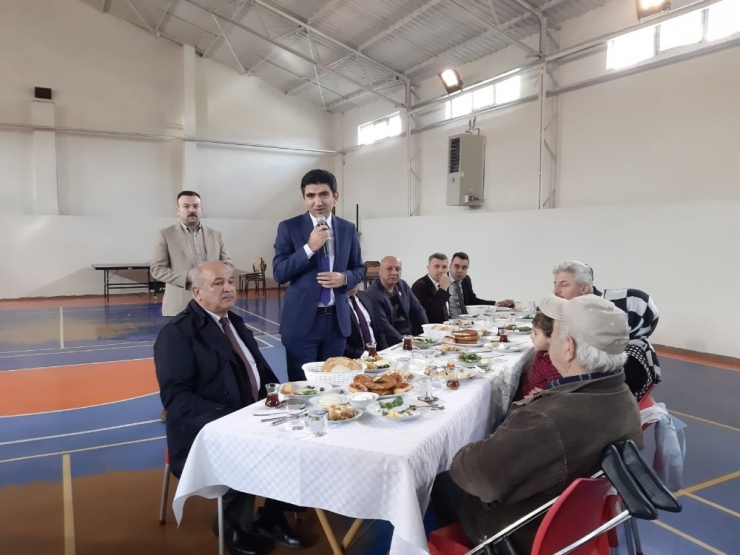 Kahvaltıda Dayanışma Ve Kaynaşma Örneği Sergilendi