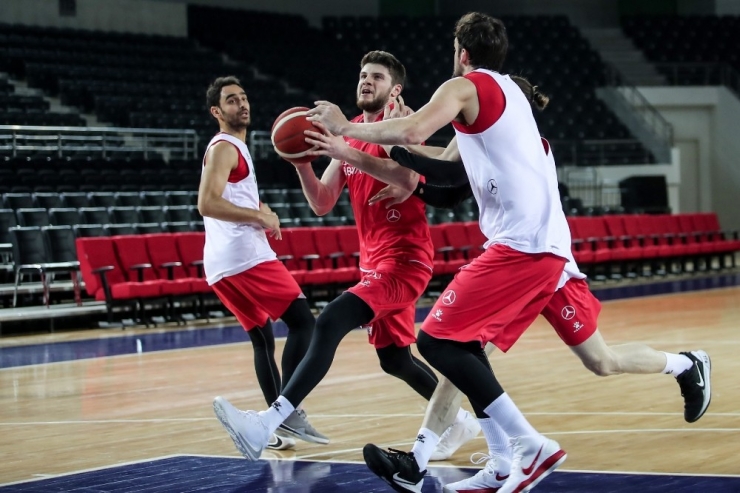 Milliler’in Rakibi Hollanda