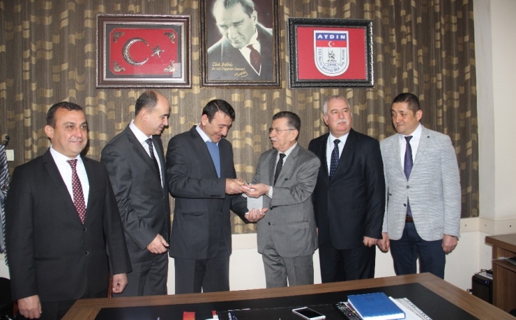 Çeyrek Asırdan Bu Yana Hiç Şikayet Getirmeyen Şoföre Ödül