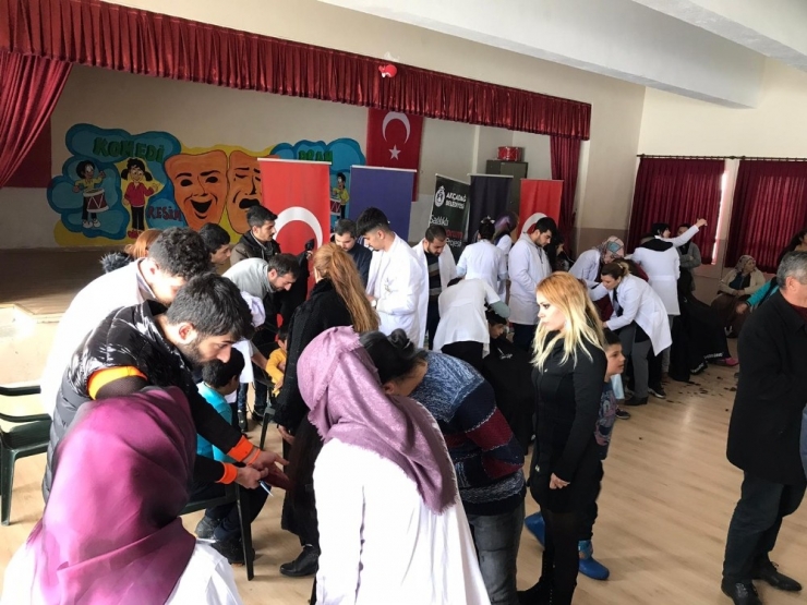 ’Benim Kuaförüm Köy Okullarında’ Projesi İle Çocukları Sevindirdiler