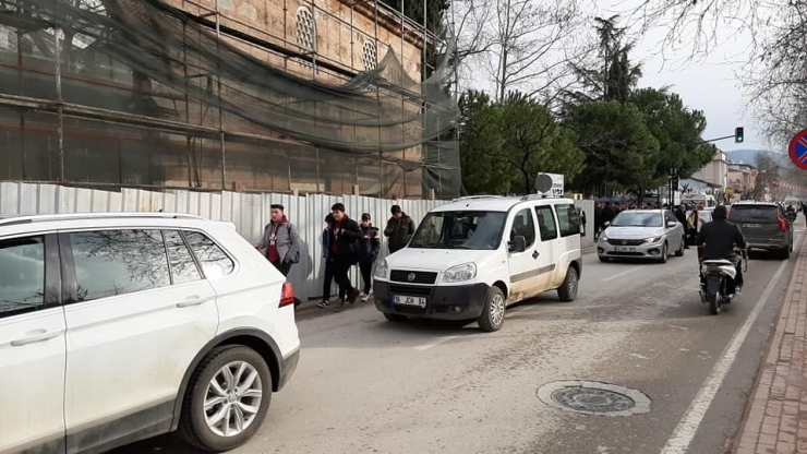 Bitmeyen Restorasyon Öğrencilerin Hayatını Tehdit Ediyor