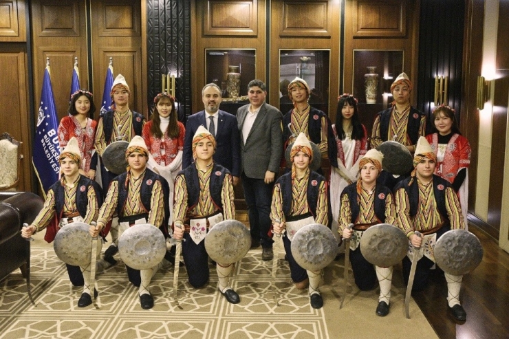 Bursa Kılıç Kalkan Oyununu Öğrenen Koreli Gençlerden Nefes Kesen Gösteri