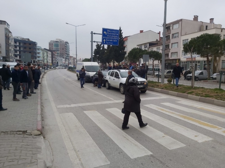 Yayaya Yol Verince Zincirleme Kaza Yaşandı