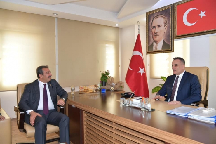 Çetin: "Belediye Başkanlığı Siyaset Değil Hizmet Makamıdır"