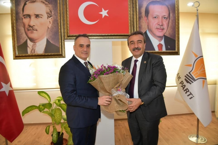 Çetin: "Belediye Başkanlığı Siyaset Değil Hizmet Makamıdır"