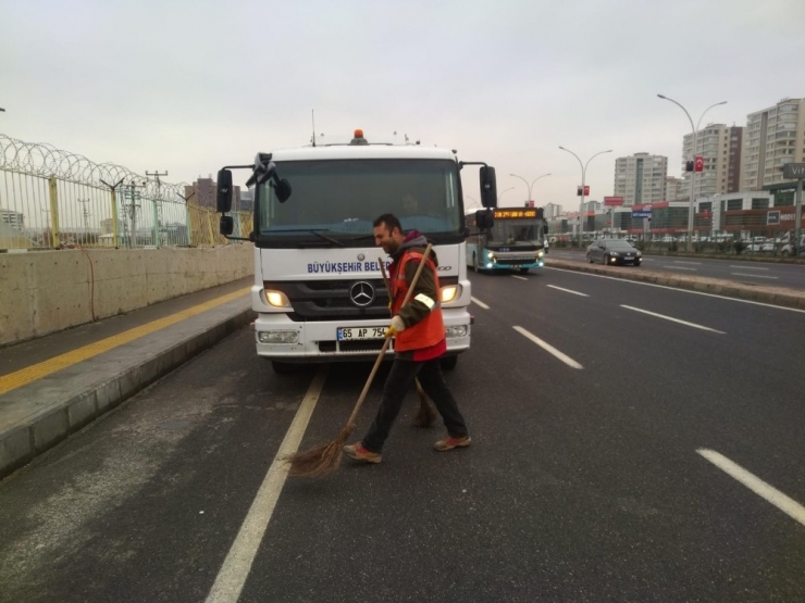 Diyarbakır’da 250 Personel Ve 28 Araçla Genel Temizlik Çalışması