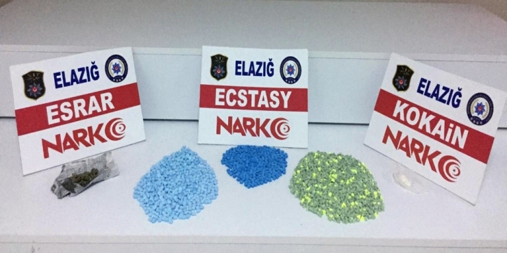 Yüzlerce Uyuşturucu Hap İle Yakalandı, Tutuklandı