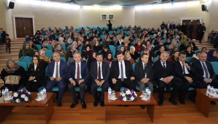 Ermek ‘Ten Mezun Olan 486 Kursiyere Sertifikaları Verildi