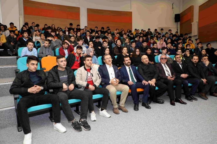 Başkan Deniz Köken, Gençlerle Buluştu