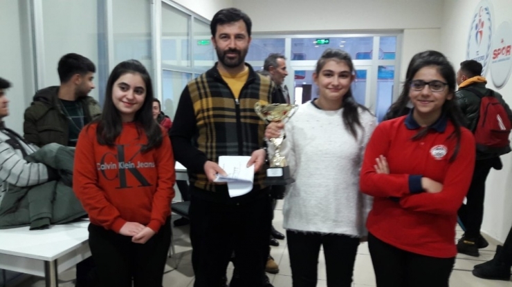 Hakkari’de Satranç Turnuvası Düzenlendi