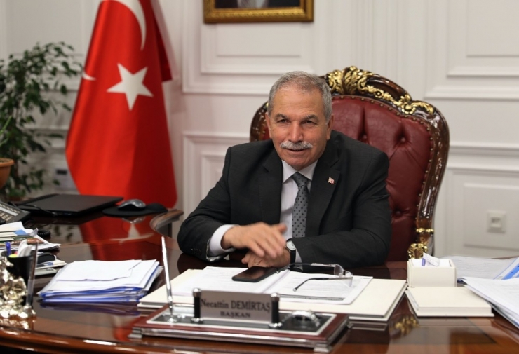 Minik Sürücüler Hem Eğleniyor Hem Öğreniyor