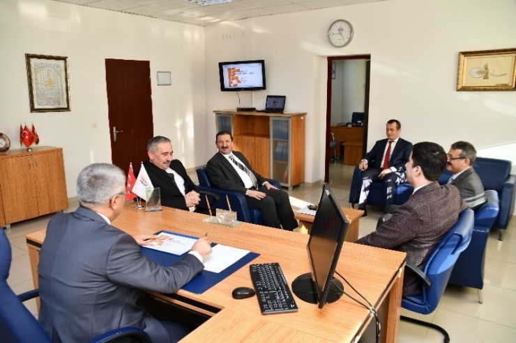 Tapu Ve Kadastro Müdürlüğü Çalışmaları Değerlendirildi