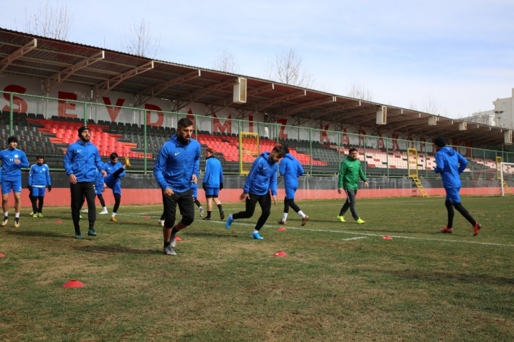 Karaköprüspor Artvin’e Hazırlanıyor