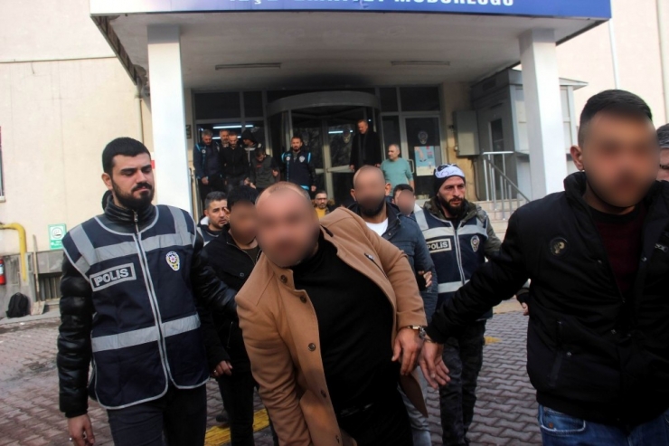 Kayseri’de Aranan Şahıslara 120 Polis İle Şafak Operasyonu: 32 Gözaltı
