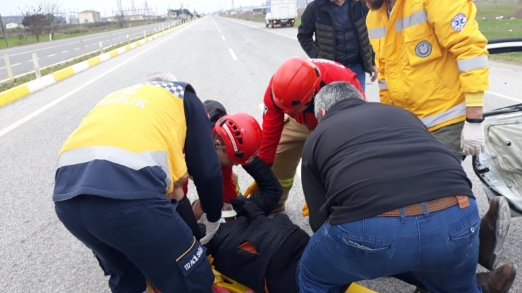 Ayvalık’ta Trafik Kazası: 2 Yaralı