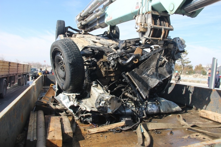 Kontrolden Çıkan Otomobil Kanala Uçtu: 1 Ölü